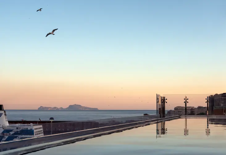 INFINITY POOL