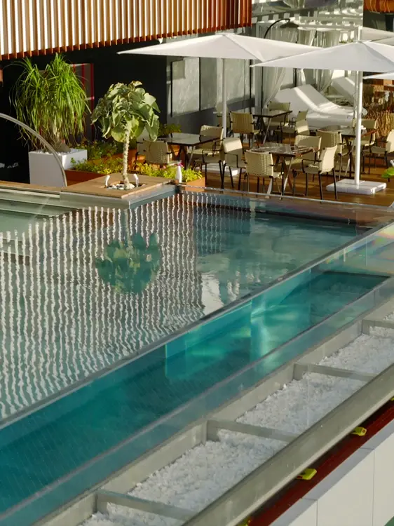 HOTEL ROMEO Napoli Piscina Con Lettini