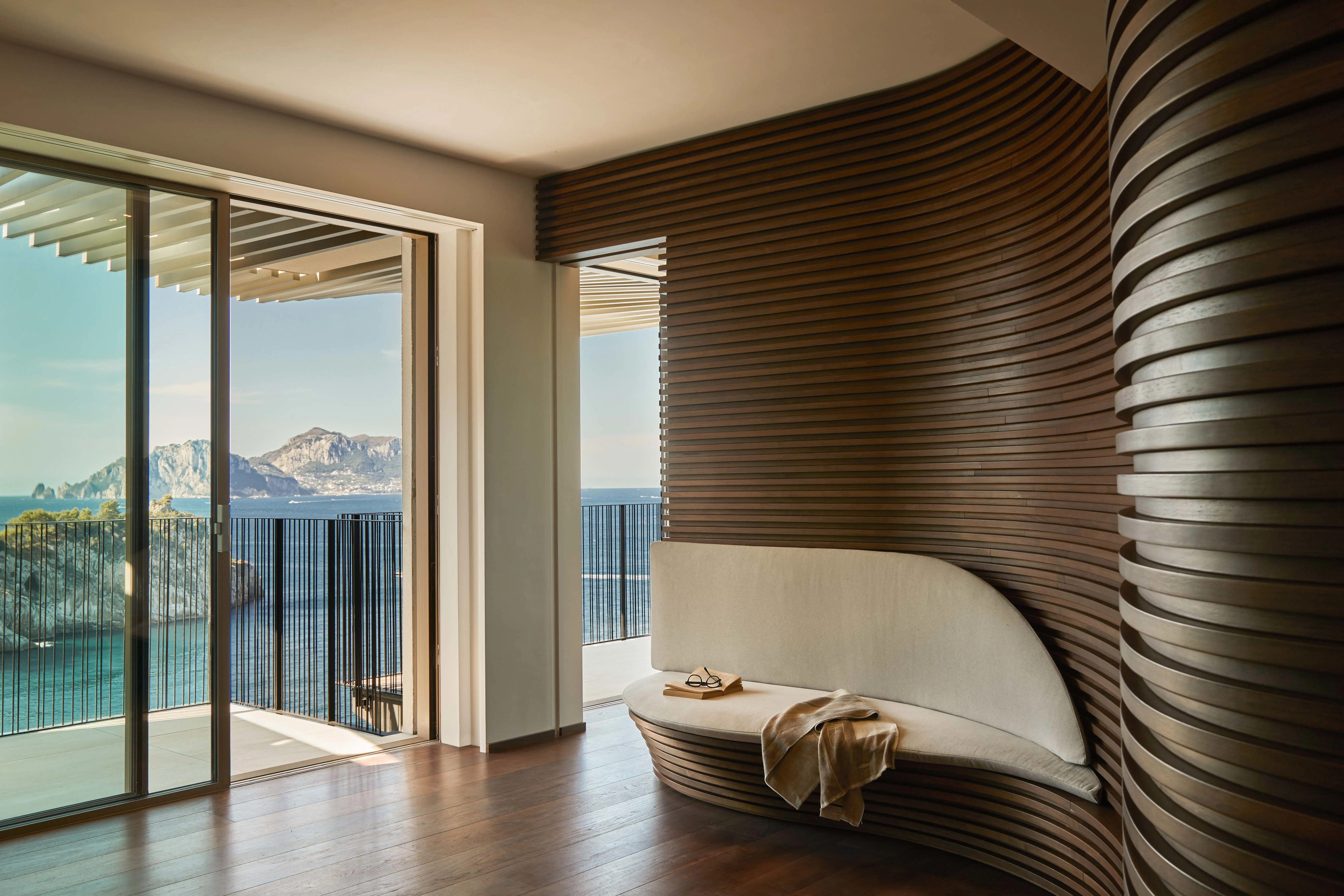 Premier Suite Sea View (2)