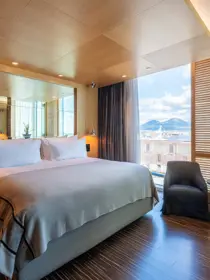 ROMEO Napoli CD 08 Grand Suite Harbour View (2)