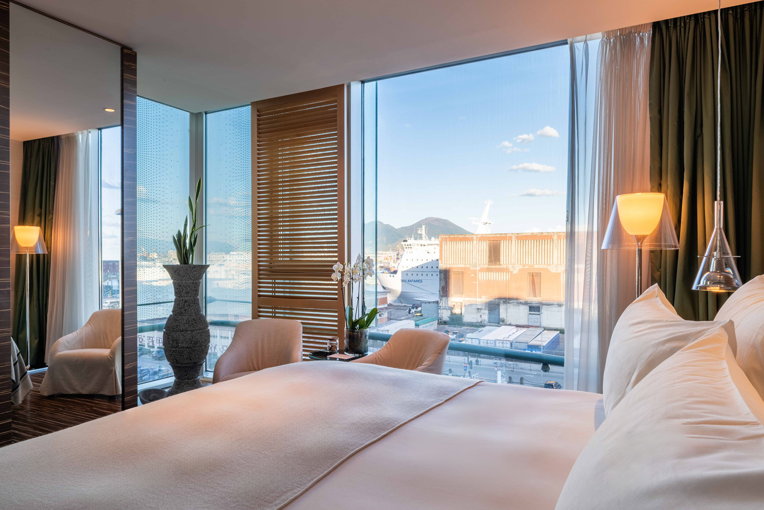 ROMEO Napoli CD Rooms&Suites