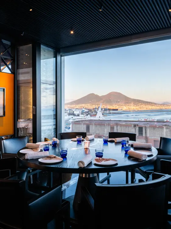Vista Il Ristorante Alain Ducasse Napoli